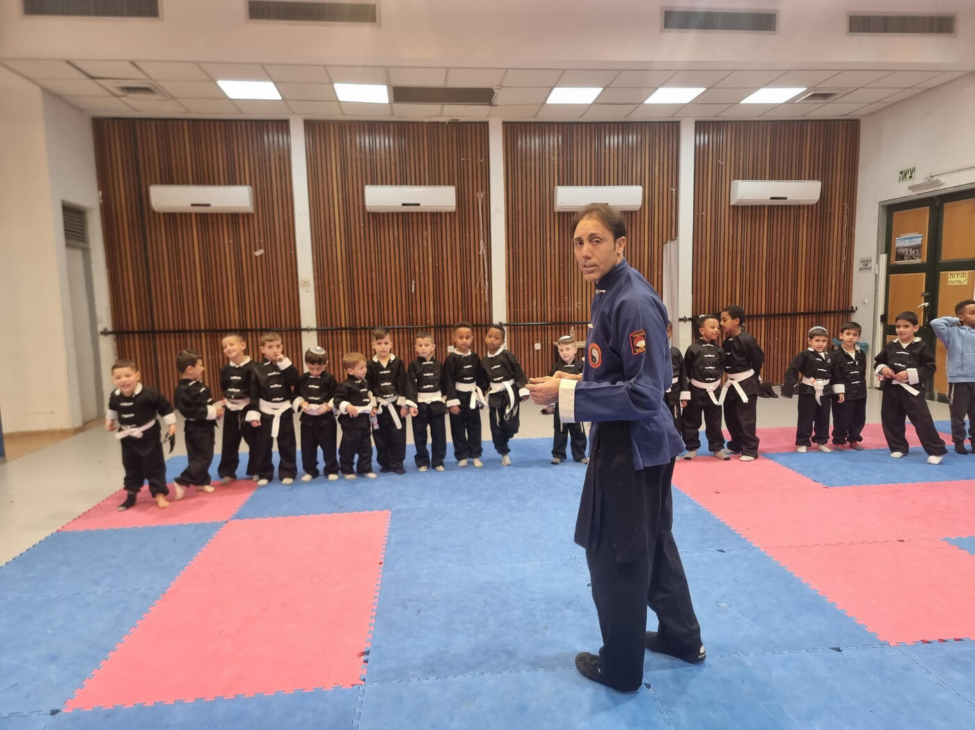 "שאולין" בית ספר לקונג פו וקרב מגע - בניהולו של אלי אבגי "שאולין" בית ספר לקונג פו וקרב מגע - בניהולו של אלי אבגי