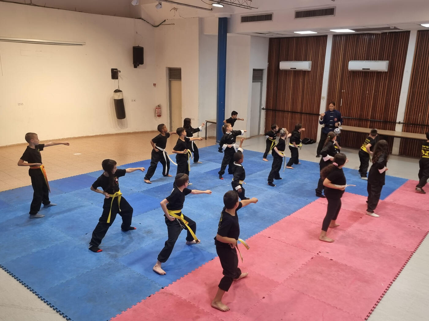 "שאולין" בית ספר לקונג פו וקרב מגע - בניהולו של אלי אבגי "שאולין" בית ספר לקונג פו וקרב מגע - בניהולו של אלי אבגי